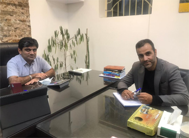 نشست صمیمی دکتر شکی عضو هئیت مدیره ومعاونت بهره برداری شرکت با آقای محبی راد روابط عمومی هلدینگ توسعه صنعت کوثر صبا  